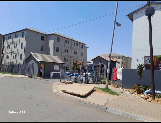 3 BEDROOM APARTMENT FOR SALE IN JABULANI